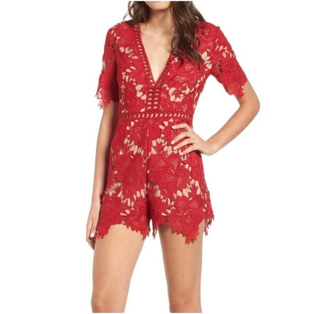 ASTR The Label Short Sleeve Lace Jumper in Red Lipstick Small
